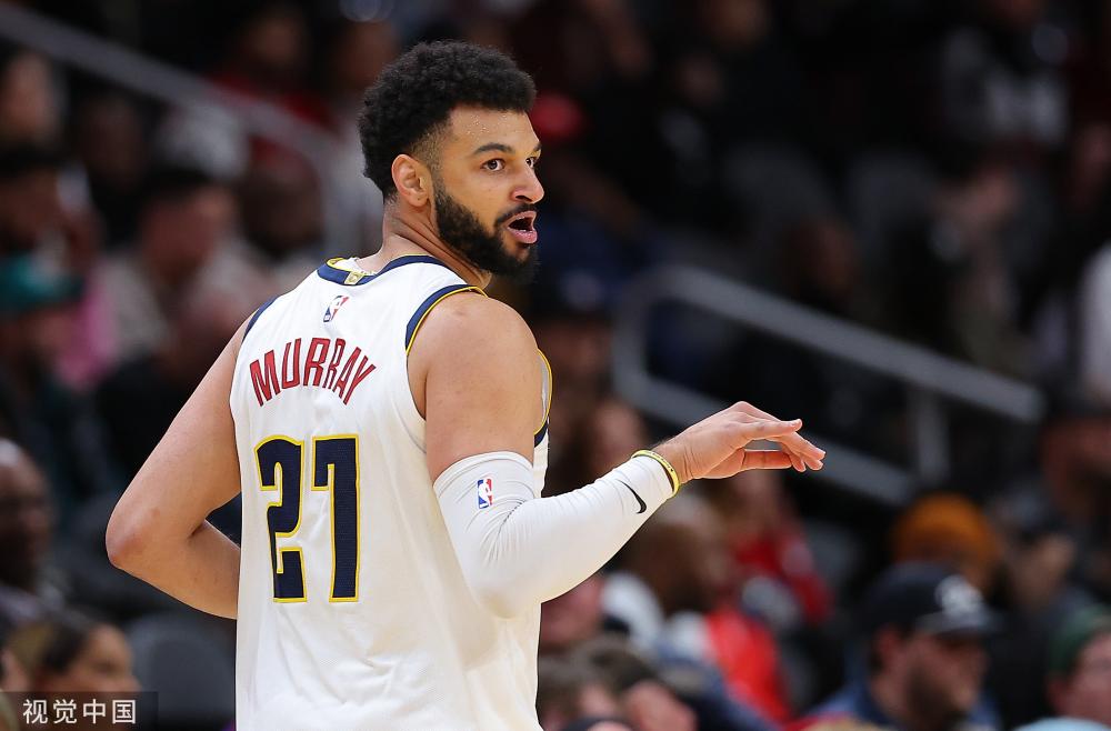 她不仅获得 她不仅获得